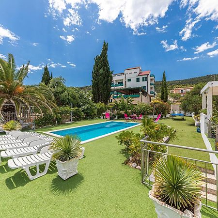 Villa Unique Sur La Plage Pour Des Vacances Inoubliables En Famille Ou Entre Amis Pour 10 Personnes Slatine Esterno foto