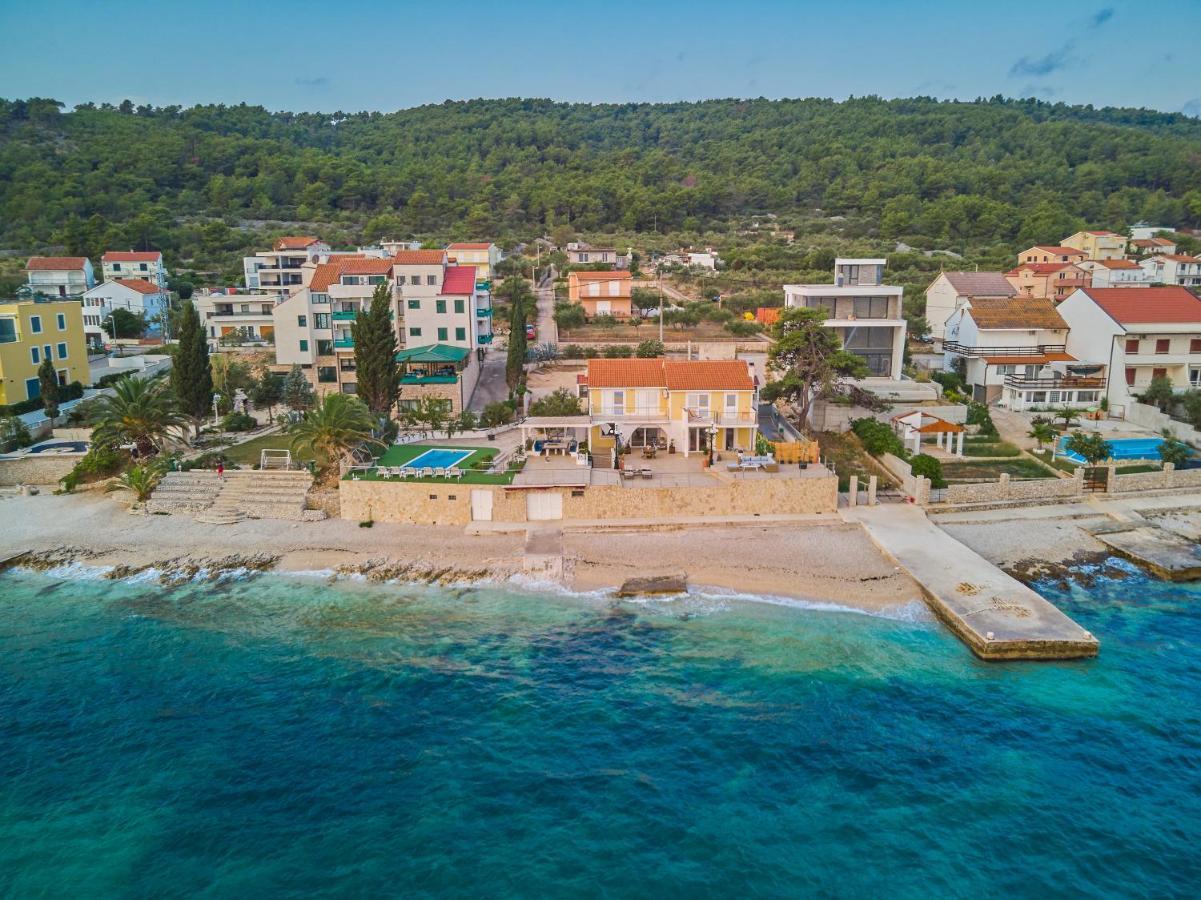 Villa Unique Sur La Plage Pour Des Vacances Inoubliables En Famille Ou Entre Amis Pour 10 Personnes Slatine Esterno foto