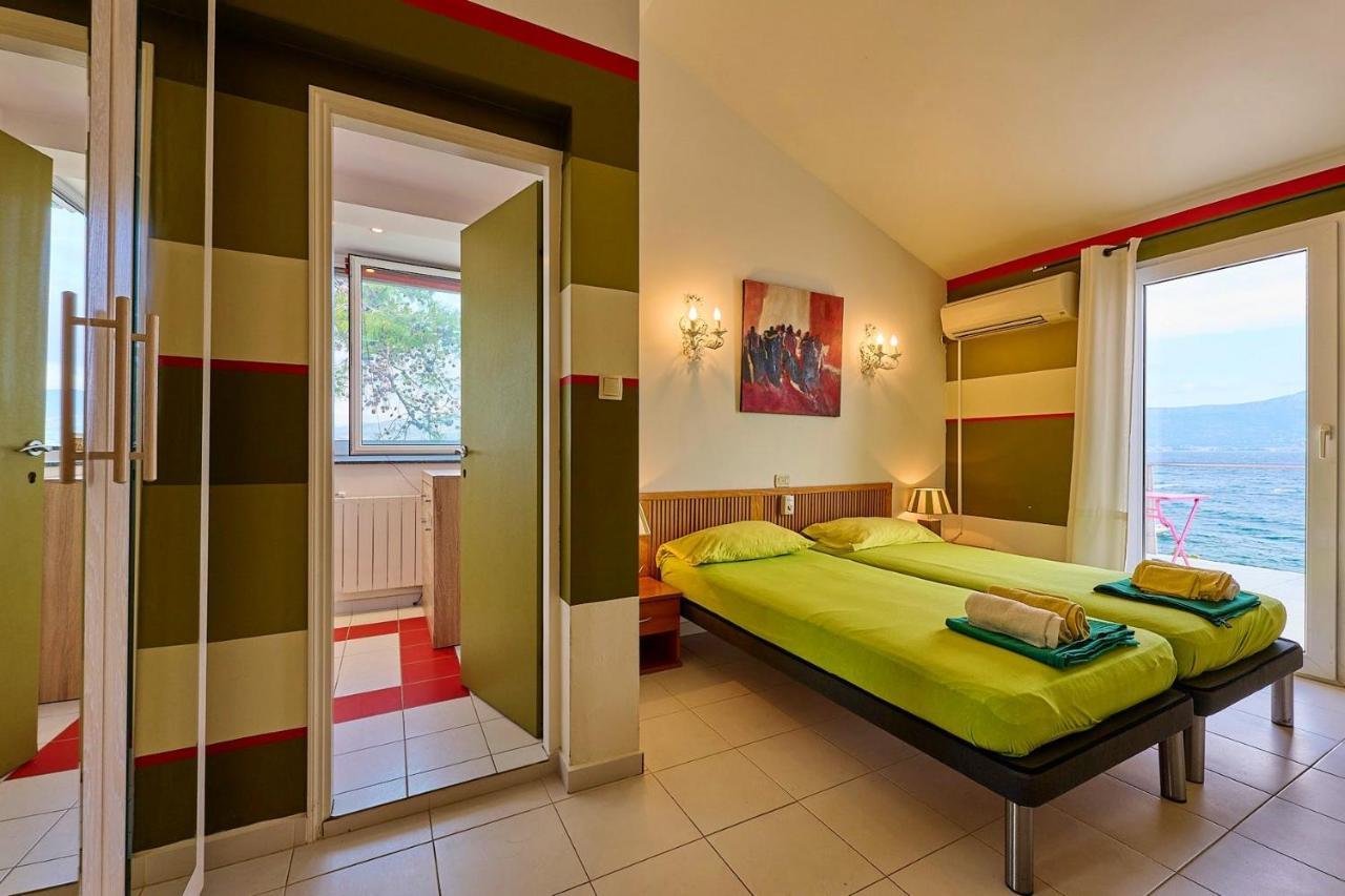 Villa Unique Sur La Plage Pour Des Vacances Inoubliables En Famille Ou Entre Amis Pour 10 Personnes Slatine Esterno foto