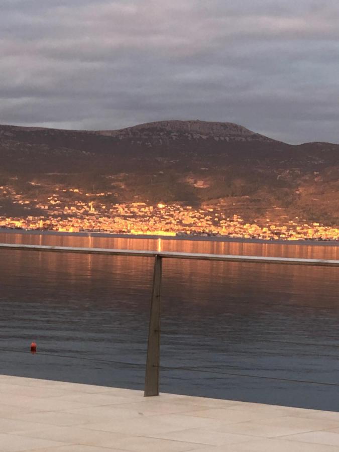 Villa Unique Sur La Plage Pour Des Vacances Inoubliables En Famille Ou Entre Amis Pour 10 Personnes Slatine Esterno foto