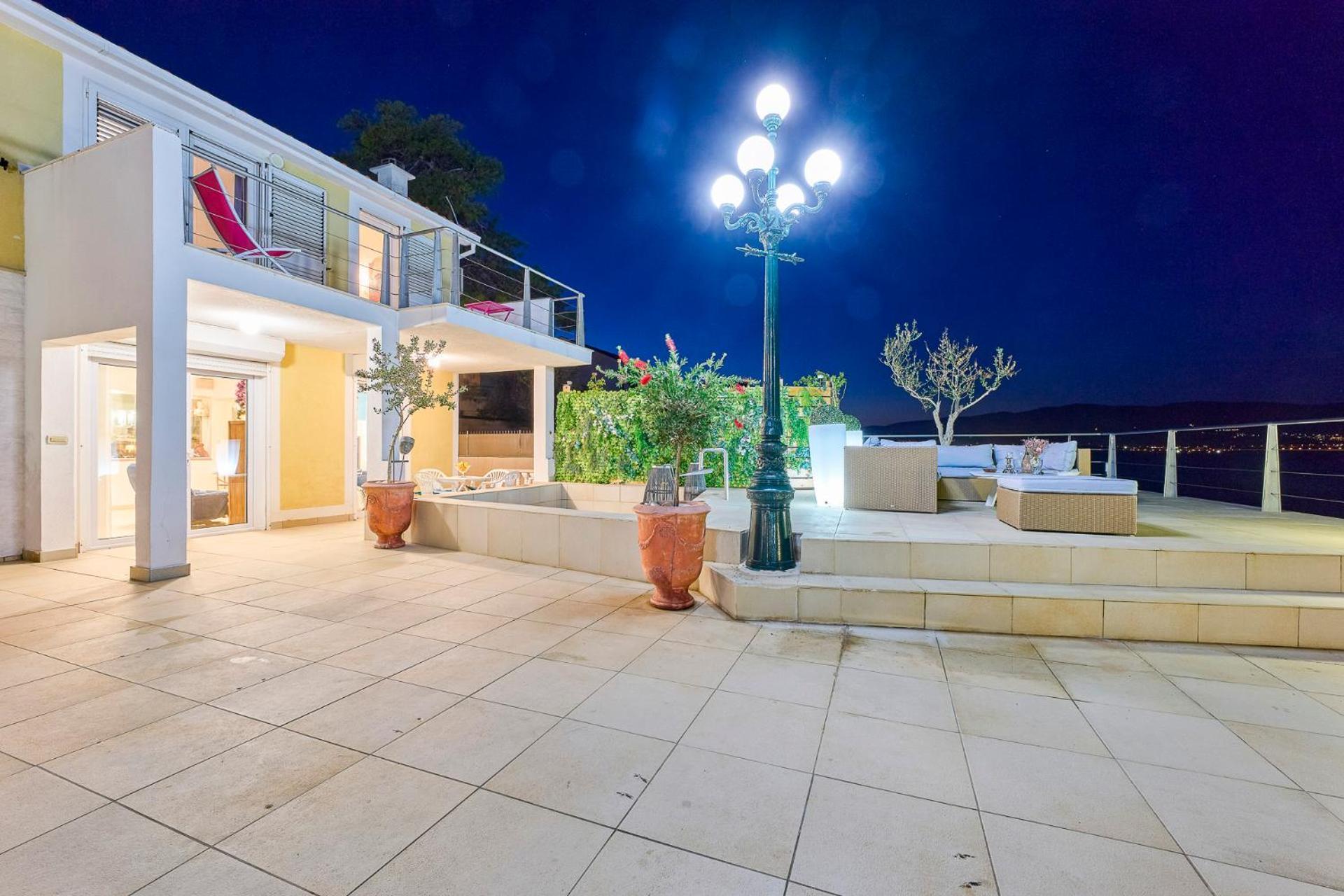 Villa Unique Sur La Plage Pour Des Vacances Inoubliables En Famille Ou Entre Amis Pour 10 Personnes Slatine Esterno foto