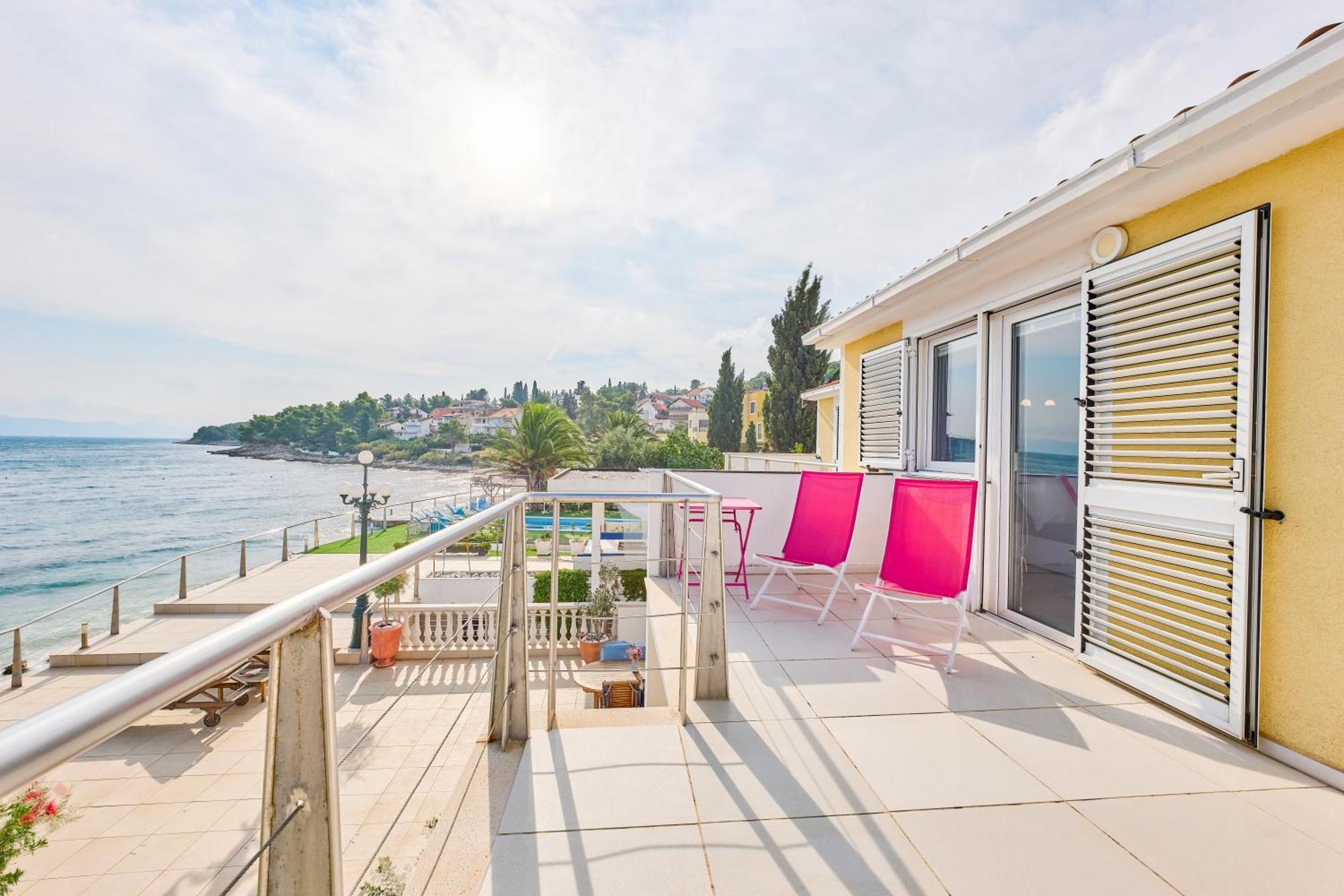 Villa Unique Sur La Plage Pour Des Vacances Inoubliables En Famille Ou Entre Amis Pour 10 Personnes Slatine Esterno foto