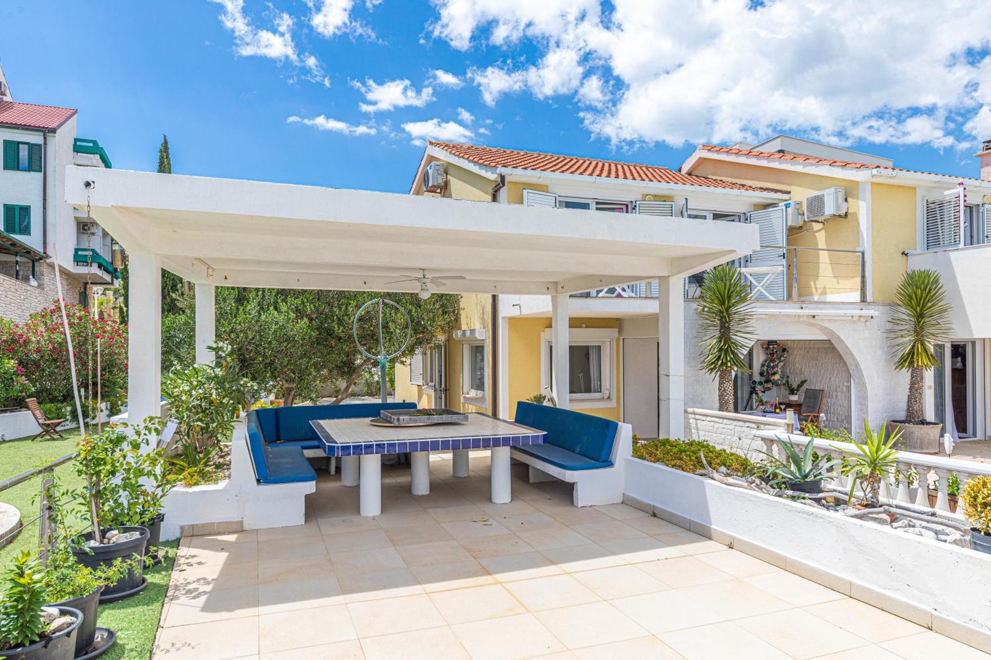 Villa Unique Sur La Plage Pour Des Vacances Inoubliables En Famille Ou Entre Amis Pour 10 Personnes Slatine Esterno foto